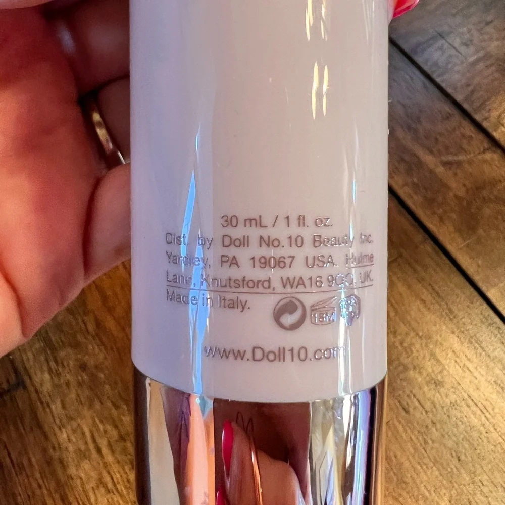 New DOLL 10 Hydralux Smoothing Foundation